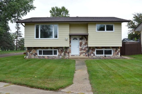 2319 Porter Place SE Medicine Hat, AB T1B 1E4