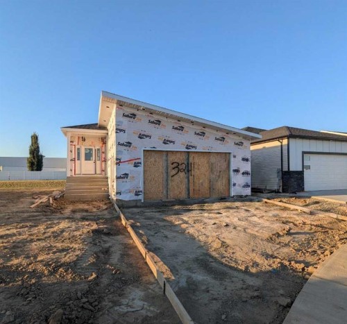 324 Somerside Road SE Medicine Hat, AB T1B 0R2