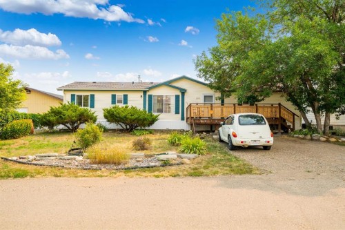 210 5 Street Nw, Redcliff, AB - Outdoor