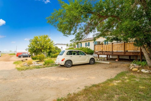 210 5 Street Nw, Redcliff, AB - Outdoor