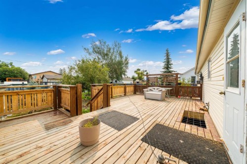 210 5 Street Nw, Redcliff, AB - Outdoor With Deck Patio Veranda With Exterior