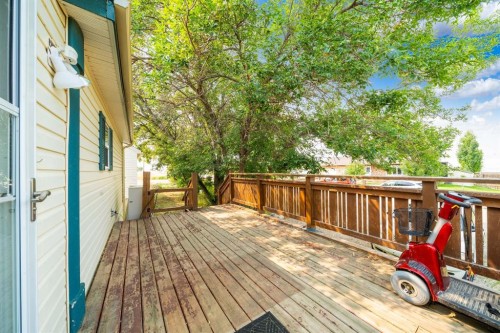 210 5 Street Nw, Redcliff, AB - Outdoor With Deck Patio Veranda With Exterior