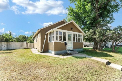 1165 Yuill Street SE Medicine Hat, AB T1A 0Z4