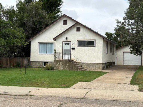 374 10 Street SE Medicine Hat, AB T1A 1P9