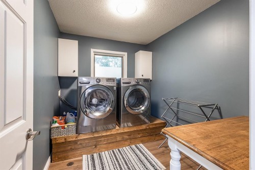 22 5 Avenue, Seven Persons, AB - Indoor Photo Showing Laundry Room