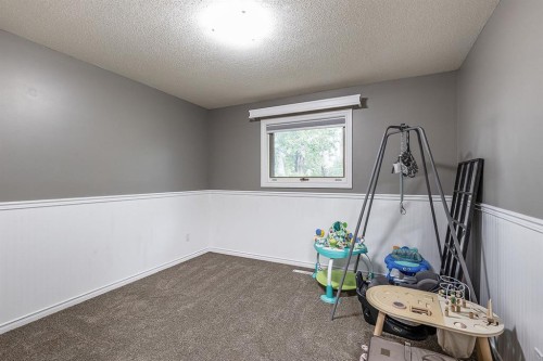 22 5 Avenue, Seven Persons, AB - Indoor Photo Showing Other Room