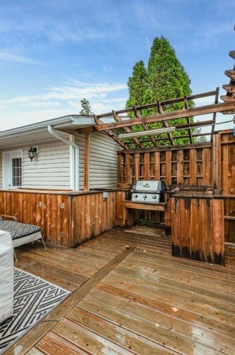 22 5 Avenue, Seven Persons, AB - Outdoor With Deck Patio Veranda