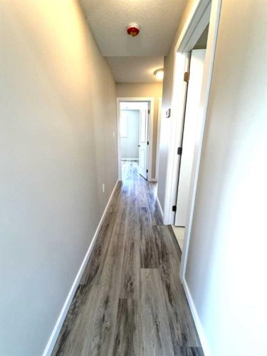 418 Main Street North, Redcliff, AB - Indoor Photo Showing Other Room
