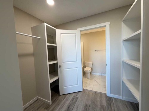 418 Main Street North, Redcliff, AB - Indoor With Storage