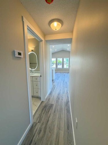 418 Main Street North, Redcliff, AB - Indoor Photo Showing Other Room