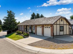 5 Ross View Bay SE Medicine Hat, AB T1B 3H9