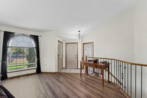 402 Stratton Way Se, Medicine Hat, AB - Indoor Photo Showing Other Room