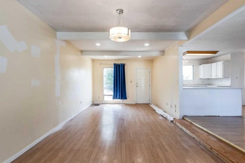 9 Heather Court, Irvine, AB 