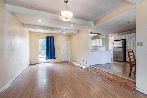 9 Heather Court, Irvine, AB 