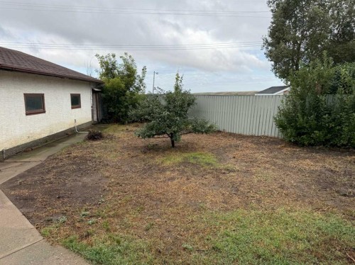 9 Heather Court, Irvine, AB 