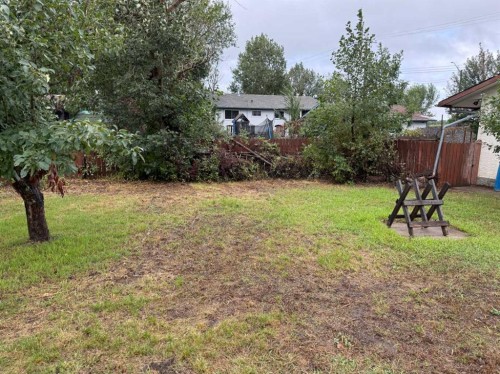 9 Heather Court, Irvine, AB 