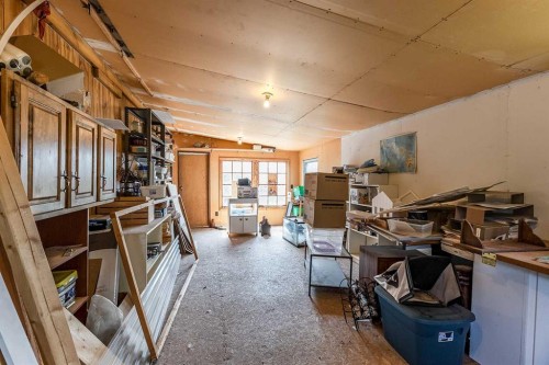 9 Heather Court, Irvine, AB 