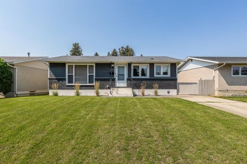 2332 20 Avenue SE Medicine Hat, AB T1A 3Y1