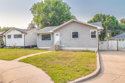 2666 Burton Place SE Medicine Hat, AB T1A 3W2