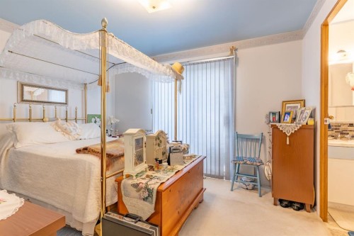 106 2 Street Ne, Redcliff, AB - Indoor Photo Showing Bedroom