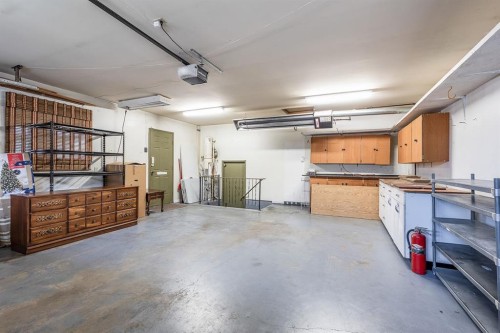 80 Carry Crescent Se, Medicine Hat, AB - Indoor Photo Showing Garage