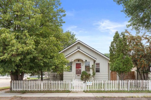 501E Allowance Avenue SE Medicine Hat, AB T1A 3G1