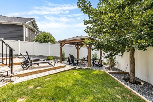 21 Hamptons Gate Se, Medicine Hat, AB - Outdoor With Deck Patio Veranda