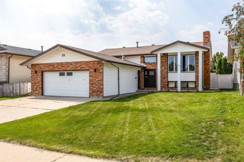 73 Cooper Road SE Medicine Hat, AB T1B 1K3
