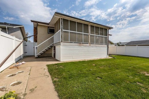 73 Cooper Road Se, Medicine Hat, AB - Outdoor With Exterior