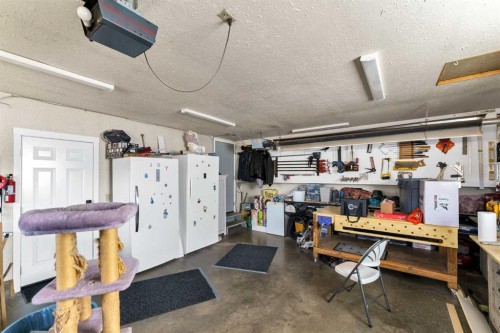29 Rice Drive Se, Medicine Hat, AB - Indoor Photo Showing Garage