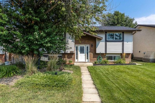 10 Chow Avenue SE Medicine Hat, AB T1B 2T1