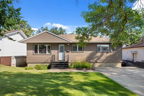 554 5 Street SW Medicine Hat, AB T1A 5A5