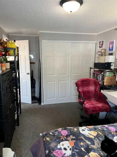 602 7 Street Se, Redcliff, AB - Indoor