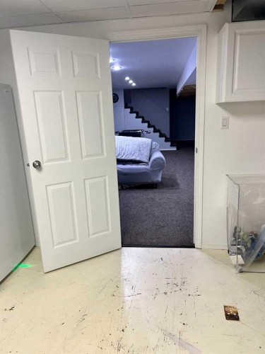602 7 Street Se, Redcliff, AB - Indoor Photo Showing Other Room
