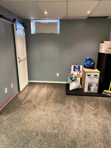 602 7 Street Se, Redcliff, AB - Indoor