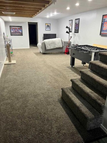 602 7 Street Se, Redcliff, AB - Indoor