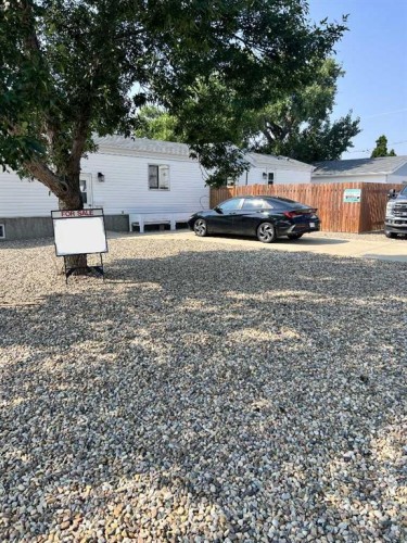 602 7 Street Se, Redcliff, AB - Outdoor
