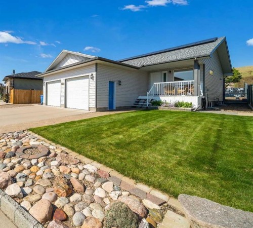 228 Ranchman Bay NE Medicine Hat, AB T1C 0E5