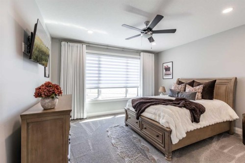 57 Hamptons Gate Se, Medicine Hat, AB - Indoor Photo Showing Bedroom