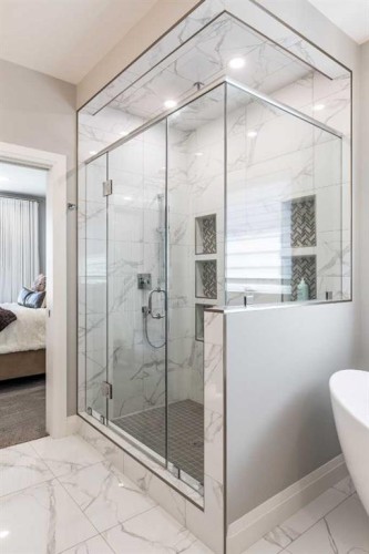 57 Hamptons Gate Se, Medicine Hat, AB - Indoor Photo Showing Bathroom