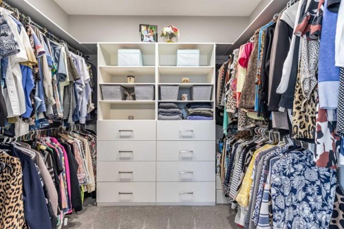 57 Hamptons Gate Se, Medicine Hat, AB - Indoor With Storage