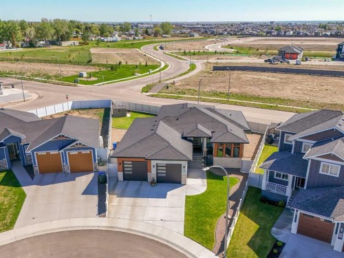 57 Hamptons Gate Se, Medicine Hat, AB - Outdoor