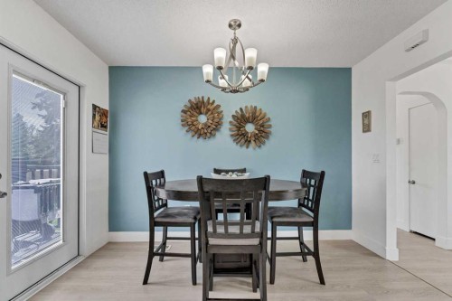 6 5 Street Ne, Redcliff, AB - Indoor Photo Showing Dining Room