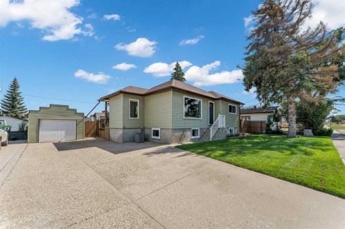 6 5 Street Ne, Redcliff, AB - Outdoor