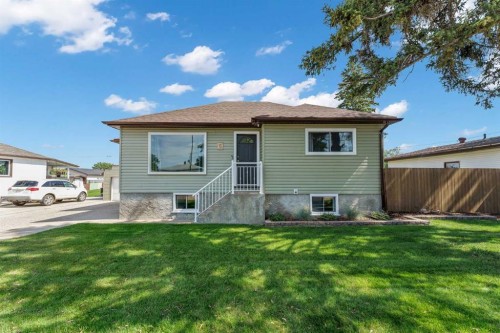 6 5 Street Ne, Redcliff, AB - Outdoor