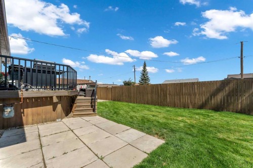 6 5 Street Ne, Redcliff, AB - Outdoor With Deck Patio Veranda