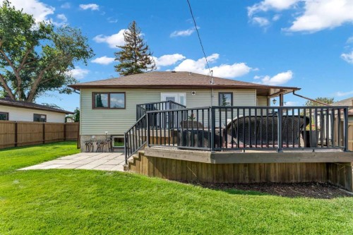6 5 Street Ne, Redcliff, AB - Outdoor With Deck Patio Veranda