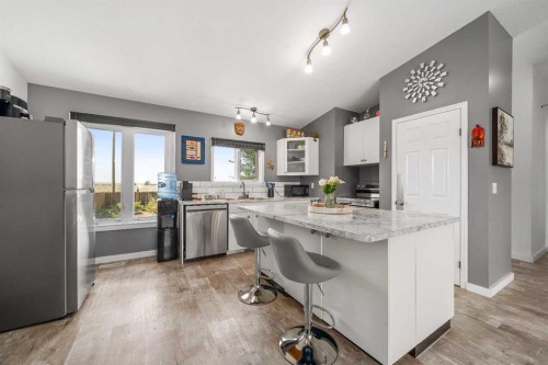 13 Heather Court, Irvine, AB 