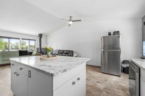 13 Heather Court, Irvine, AB 