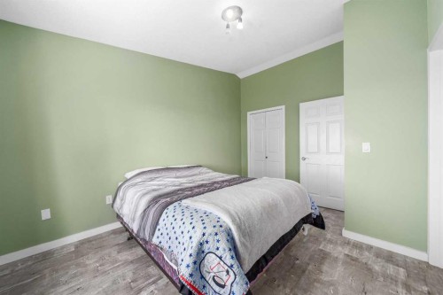 13 Heather Court, Irvine, AB 